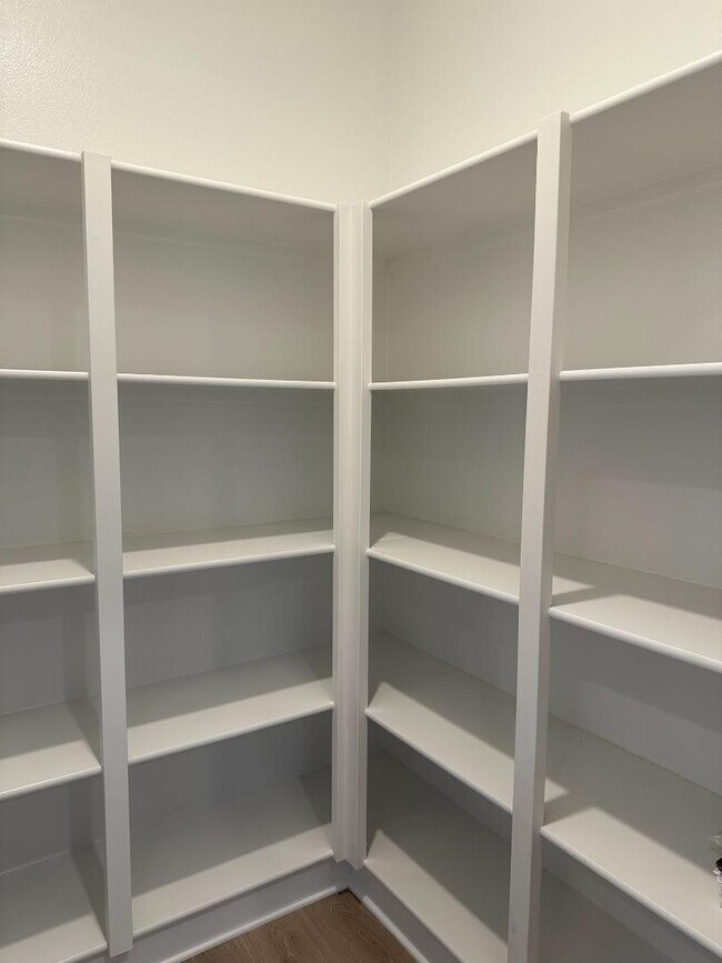 Building Photo - 2055 Woolem Pl