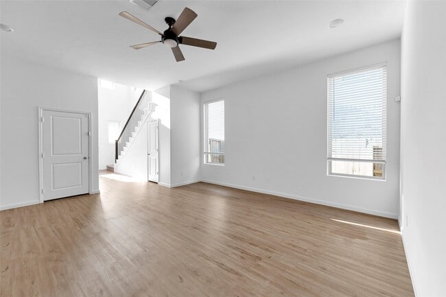 Building Photo - 1426 Northwood Blf Ln