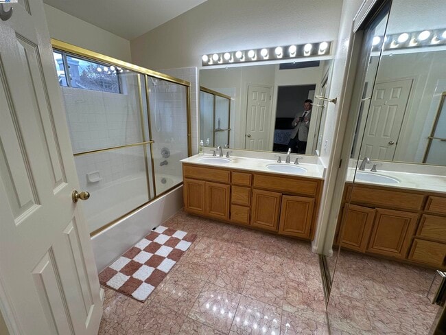 Building Photo - 1448 Dumaine St