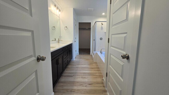 Building Photo - 1005 N 3620 W