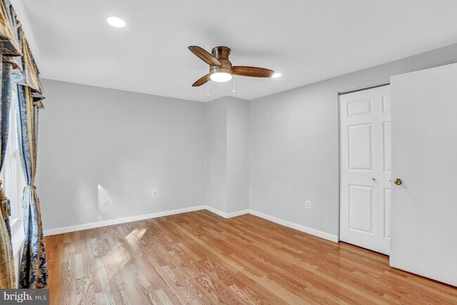 Building Photo - 12911 Walnut View Ct