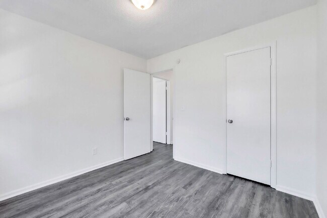 Building Photo - Spacious 4BR, 2BA Tri-Level Home with versatility and flexibility.  $1675 /mo rent***