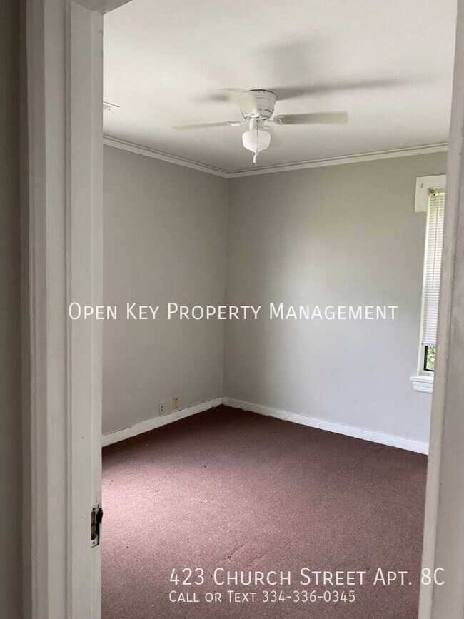 Building Photo - Personal and Cozy 2 Bed 1.5 Bathroom Apart...