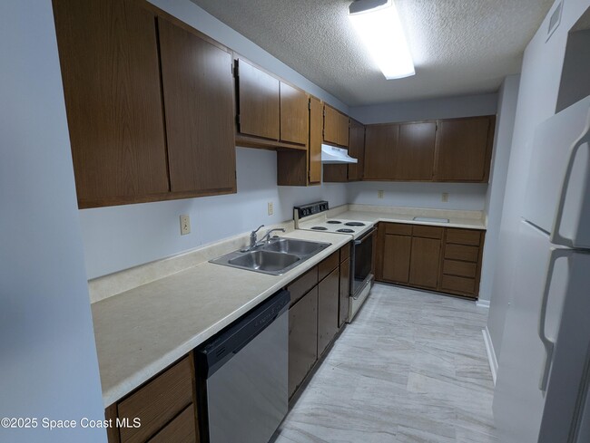 Building Photo - 3545 Sable Palm Ln