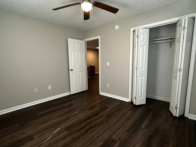 Building Photo - 1998 Wrightsboro Rd