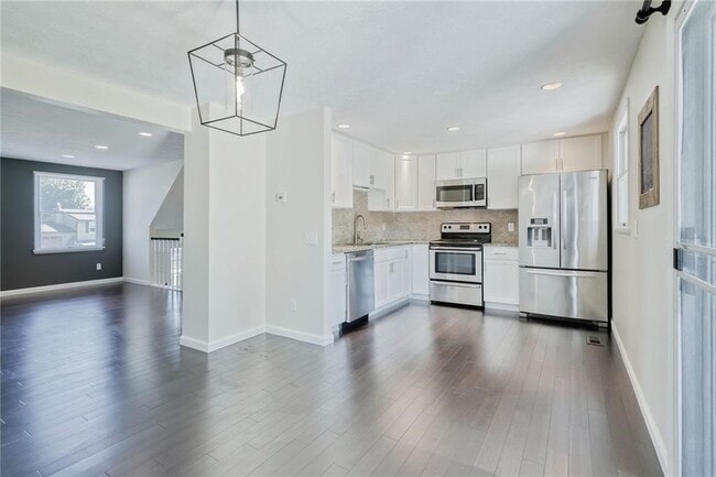 Building Photo - 7 Bramblewood Ln