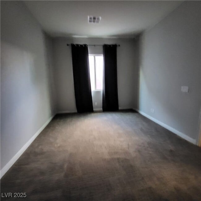 Building Photo - 365 Sapphire Rock Ave