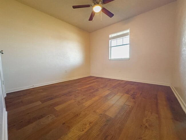 Building Photo - 2516 N W S Young Dr