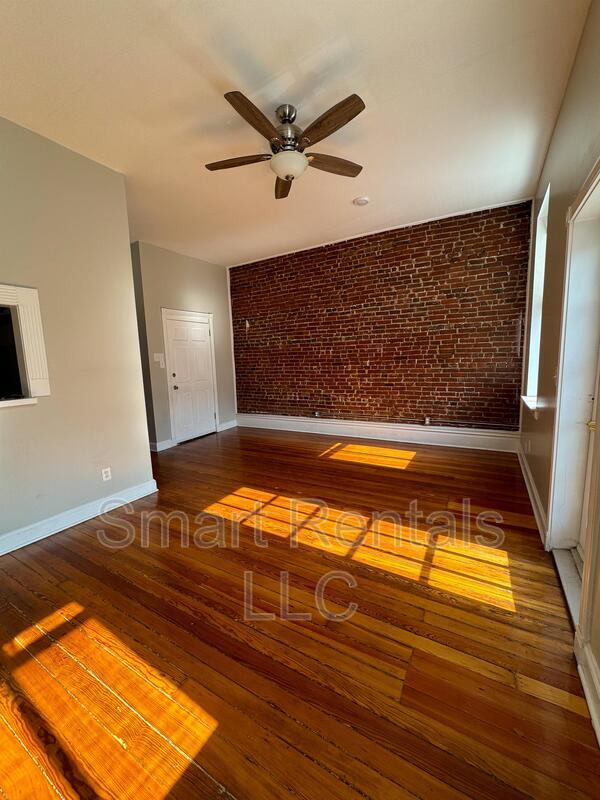 Building Photo - 1711 S 8th St