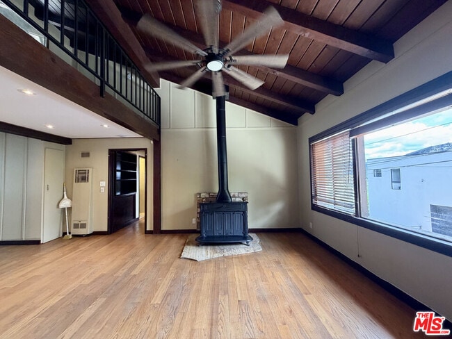 Building Photo - 6871 Pacific View Dr