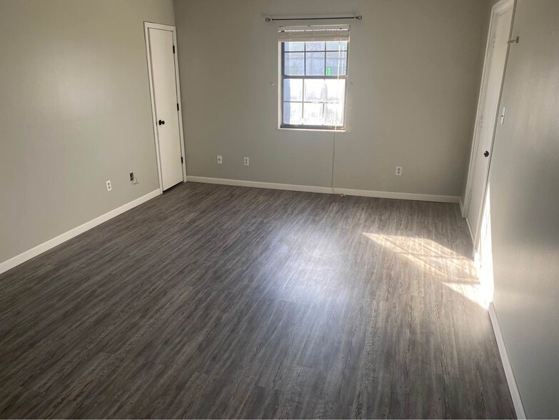 Building Photo - 2407 Collis Ave
