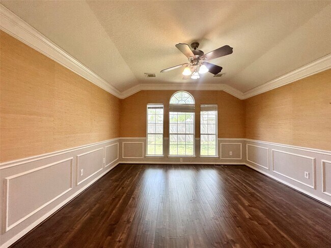 Building Photo - 19327 Gallatin Ln