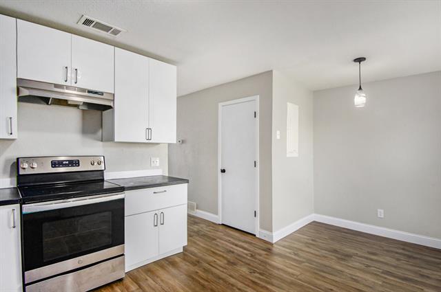 Building Photo - 805 Bluebonnet Dr