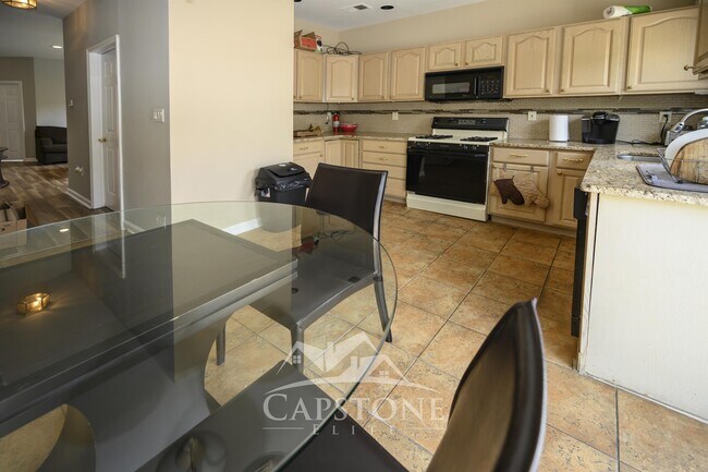 Building Photo - 236 Warren St