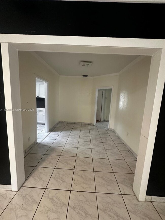 Building Photo - 3401 SW 24th Ter