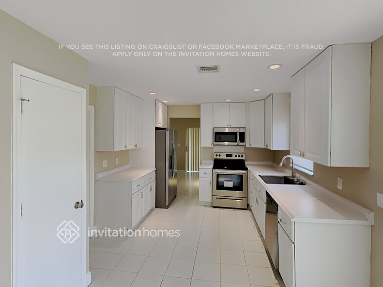Building Photo - 4803 Bayberry Ln