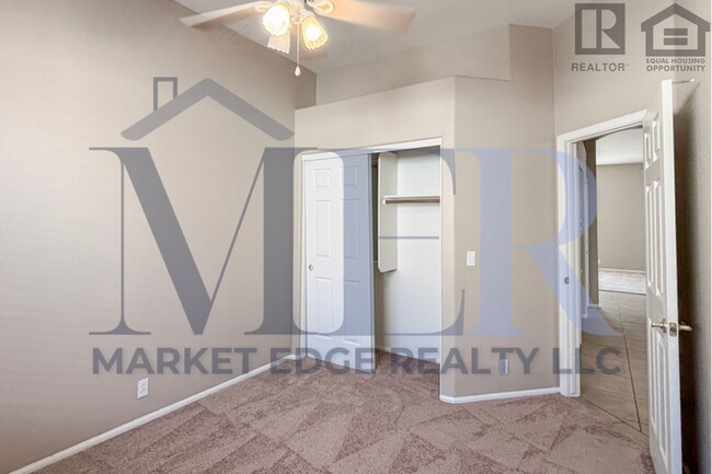 Building Photo - 3Bed/2Bath Home w/3 Car Gar at 59th Ave/Un...