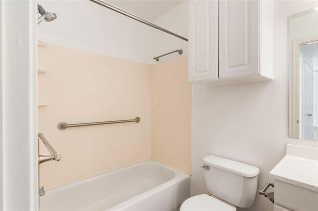 Building Photo - 10595 Royal Terrell Dr