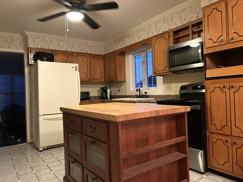 Building Photo - 708 Flintlock Dr