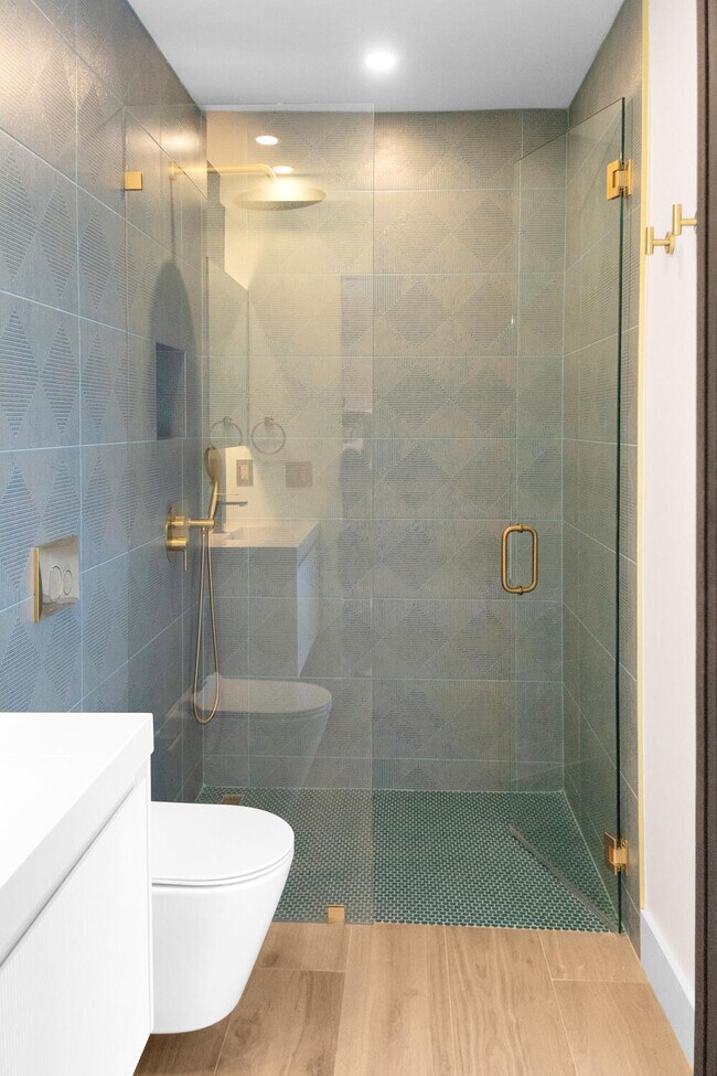 Building Photo - 2435 Windsor Way Ct