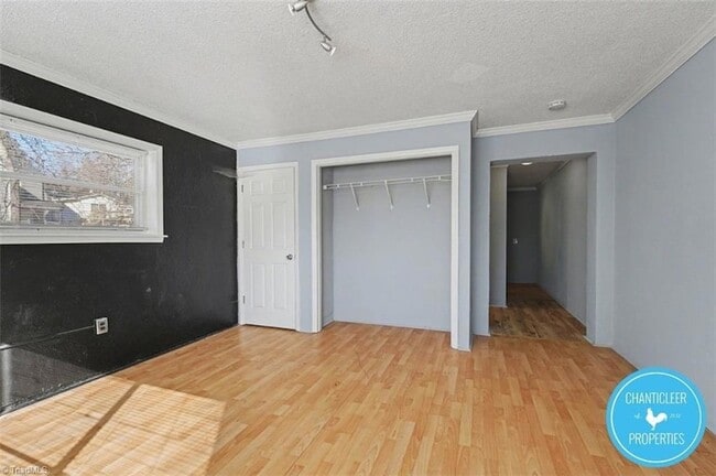 Building Photo - 1047 W Academy St