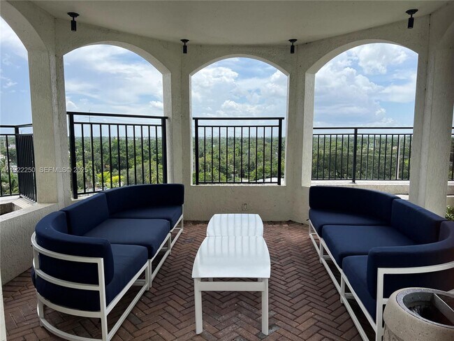 Building Photo - 610 W Las Olas Blvd