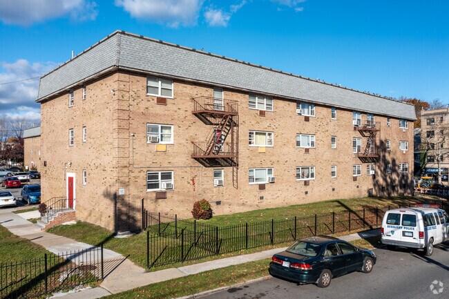 Building Photo - 256-266 Franklin Ave