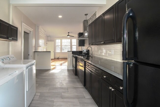 Building Photo - 85 Belknap St