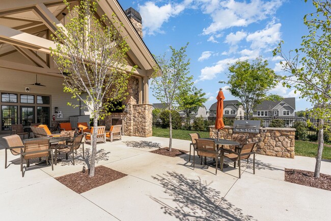 Building Photo - Gorgeous 5 Bedroom Home with First Floor I...