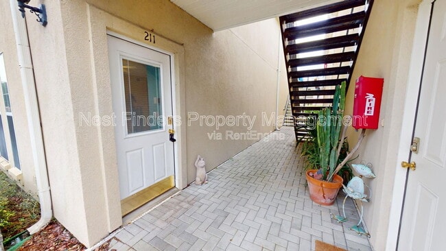 Building Photo - 211 Jardin De Mer Pl