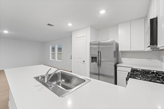 Building Photo - 25373 Carnation Ct