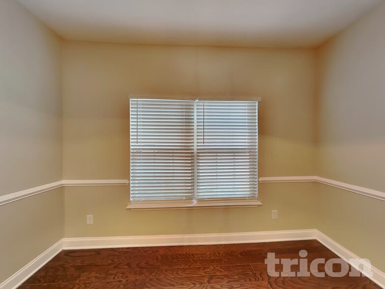 Building Photo - 102 Ellis Mill St