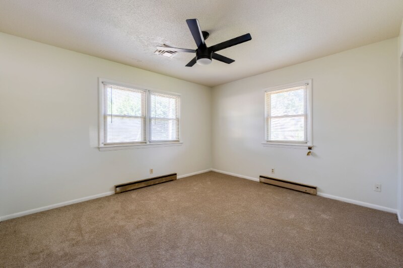 Building Photo - 8968 Tidewater Dr