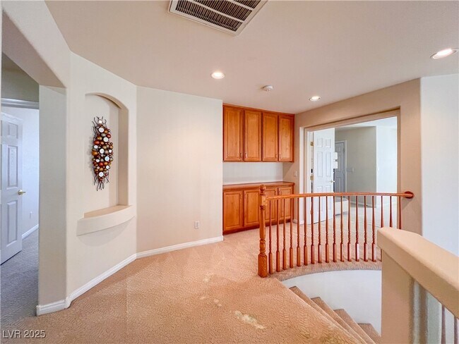 Building Photo - 6586 Shadow Cove Ave