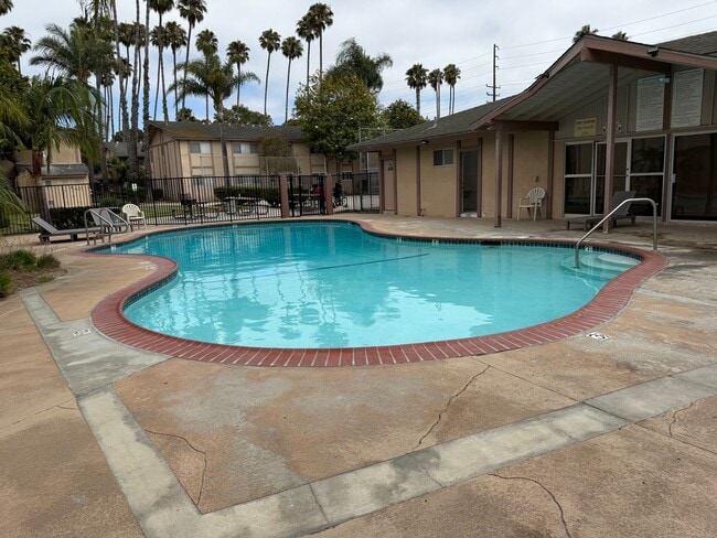 Building Photo - Kona Kai Community 2 Bedroom 1/5 Bath Corn...