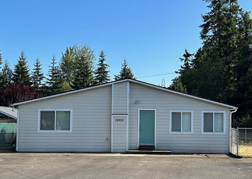 Building Photo - 16952 Clear Creek Rd NW