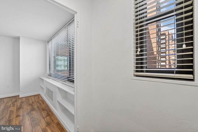 Building Photo - 1021 Arlington Blvd