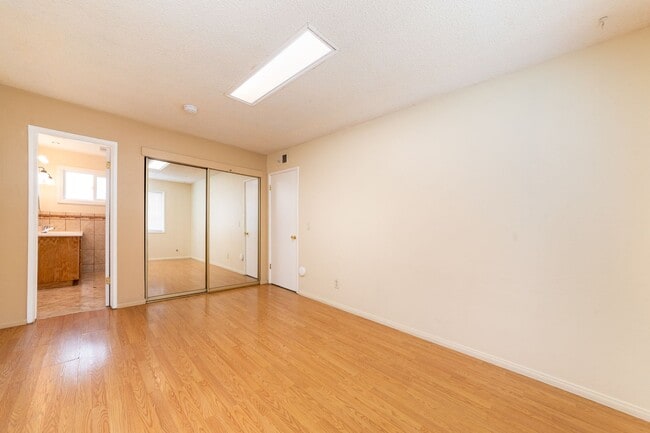 Building Photo - Single-Story 3 Bedroom Home with Pool in Camarillo