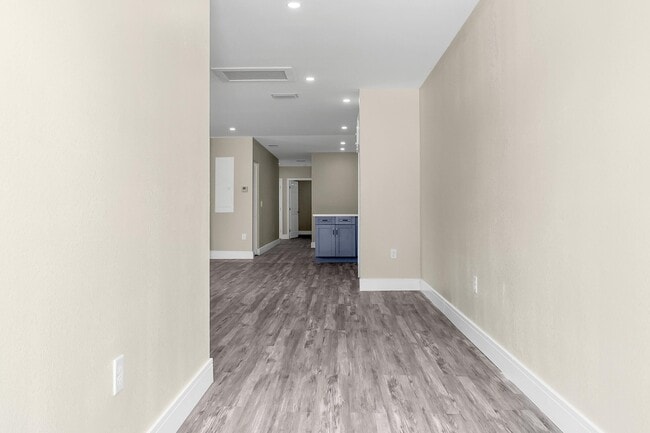 Building Photo - 2451 NW 21st St