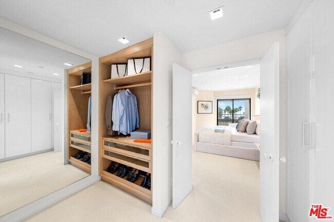 Building Photo - 110 Ocean Park Blvd