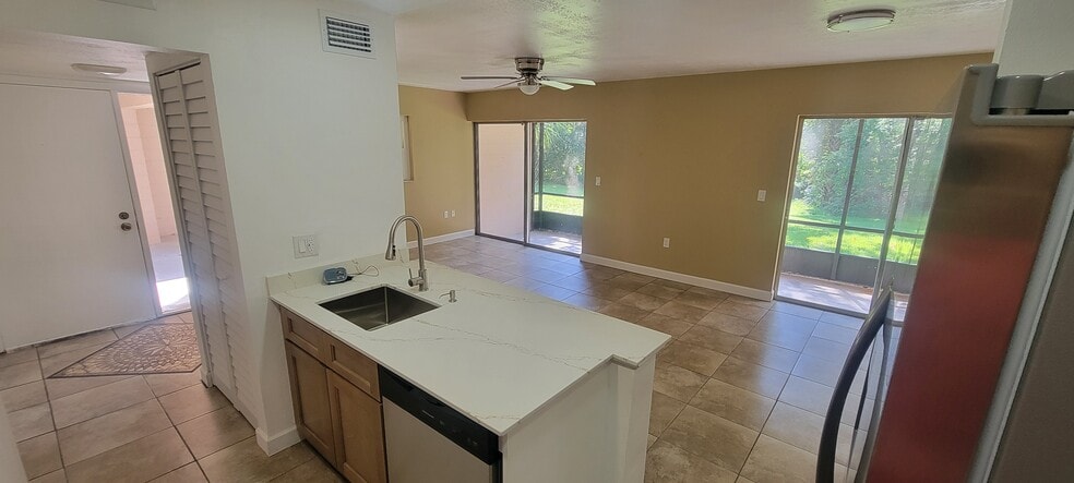 KITCHEN - 180 Magnolia Woods Ct