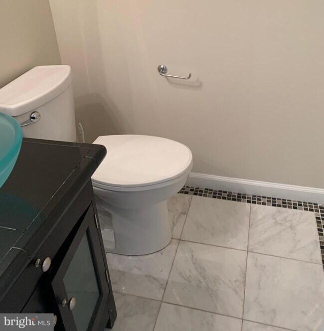 Building Photo - 1569 Templeton Pl