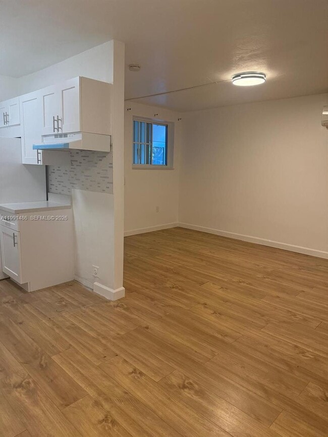 Building Photo - 160 NE 55th St