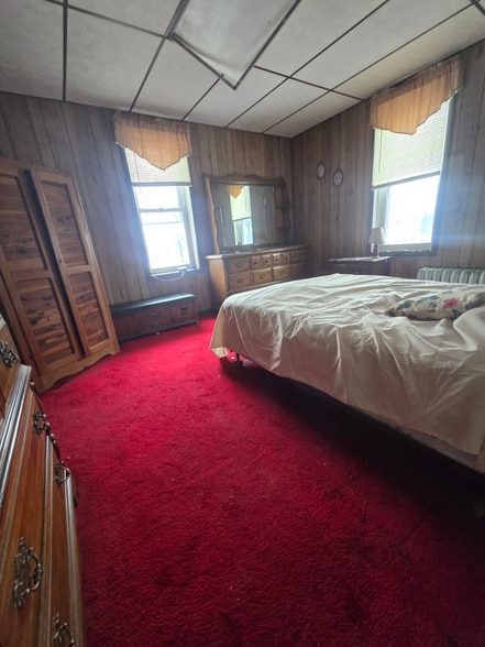 Building Photo - 314 Center St