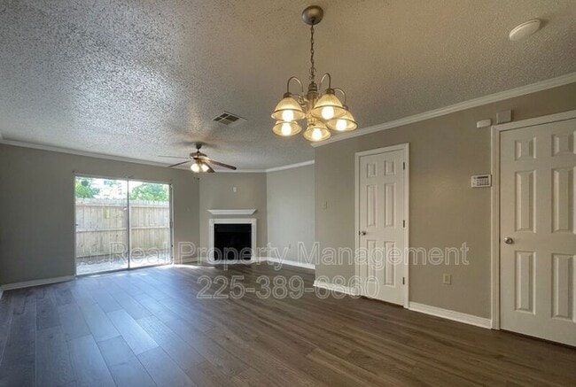 Building Photo - 920 W Tony St