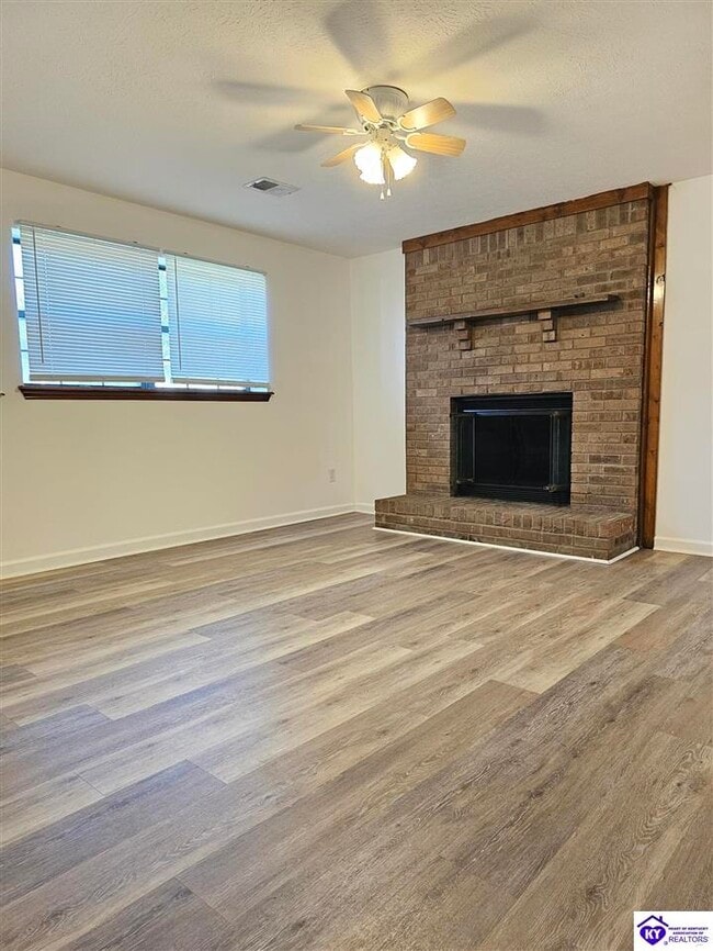 Building Photo - 106 Monroe St