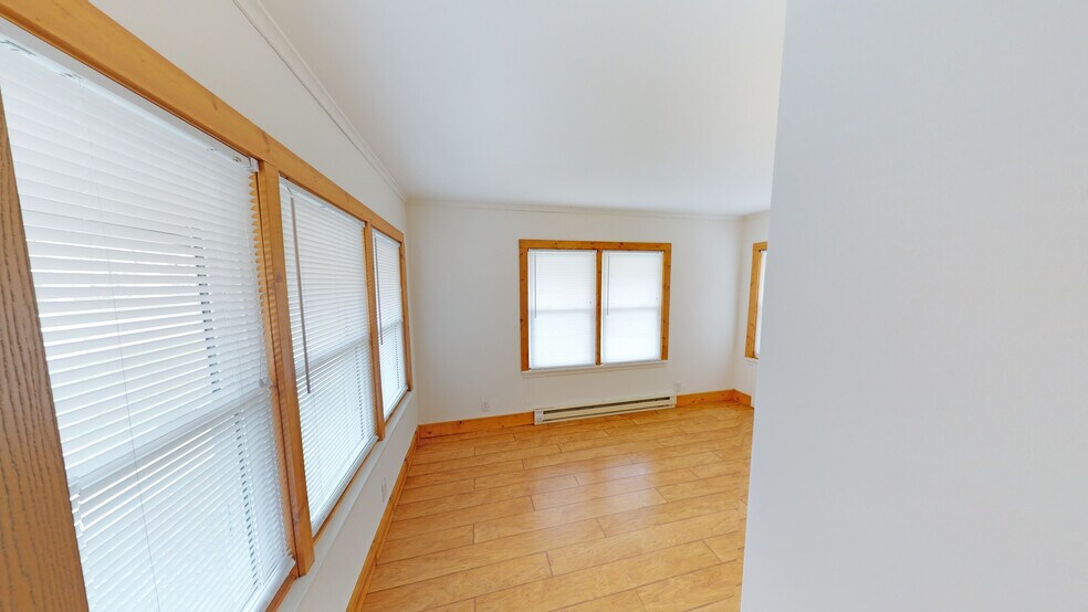 Building Photo - 517 W Edwards St