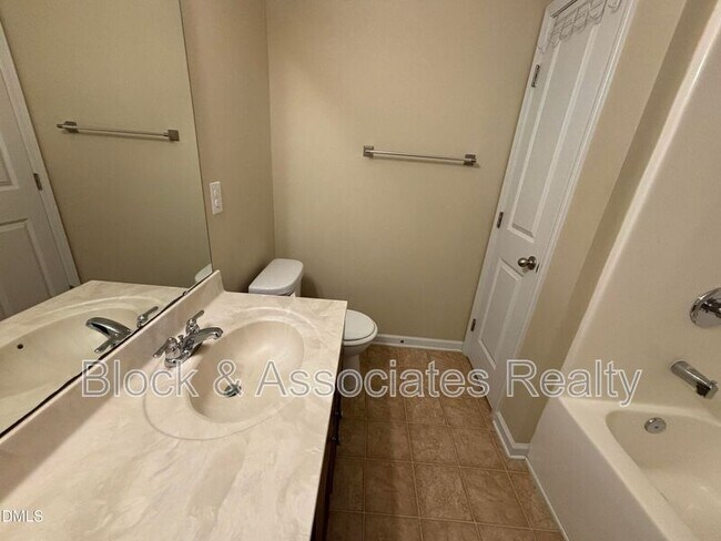 Building Photo - 4 White Spruce Ct