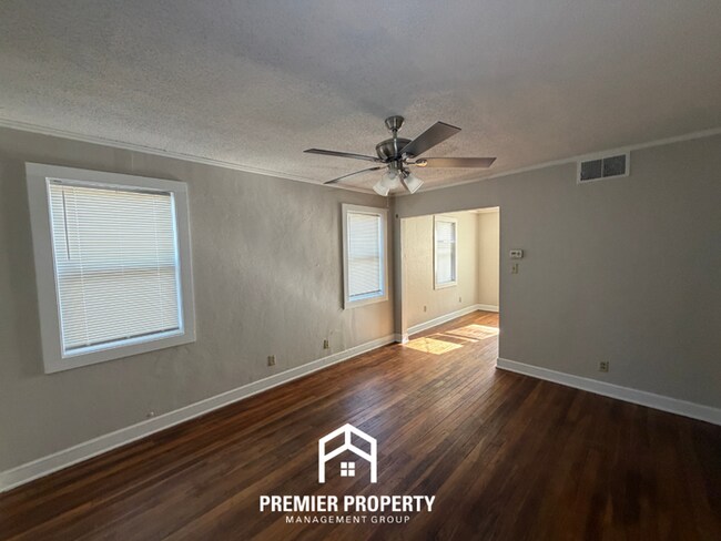 Building Photo - 3145 N Lafayette Cir