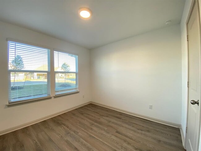 Building Photo - 130 Ft Clark Spgs Dr